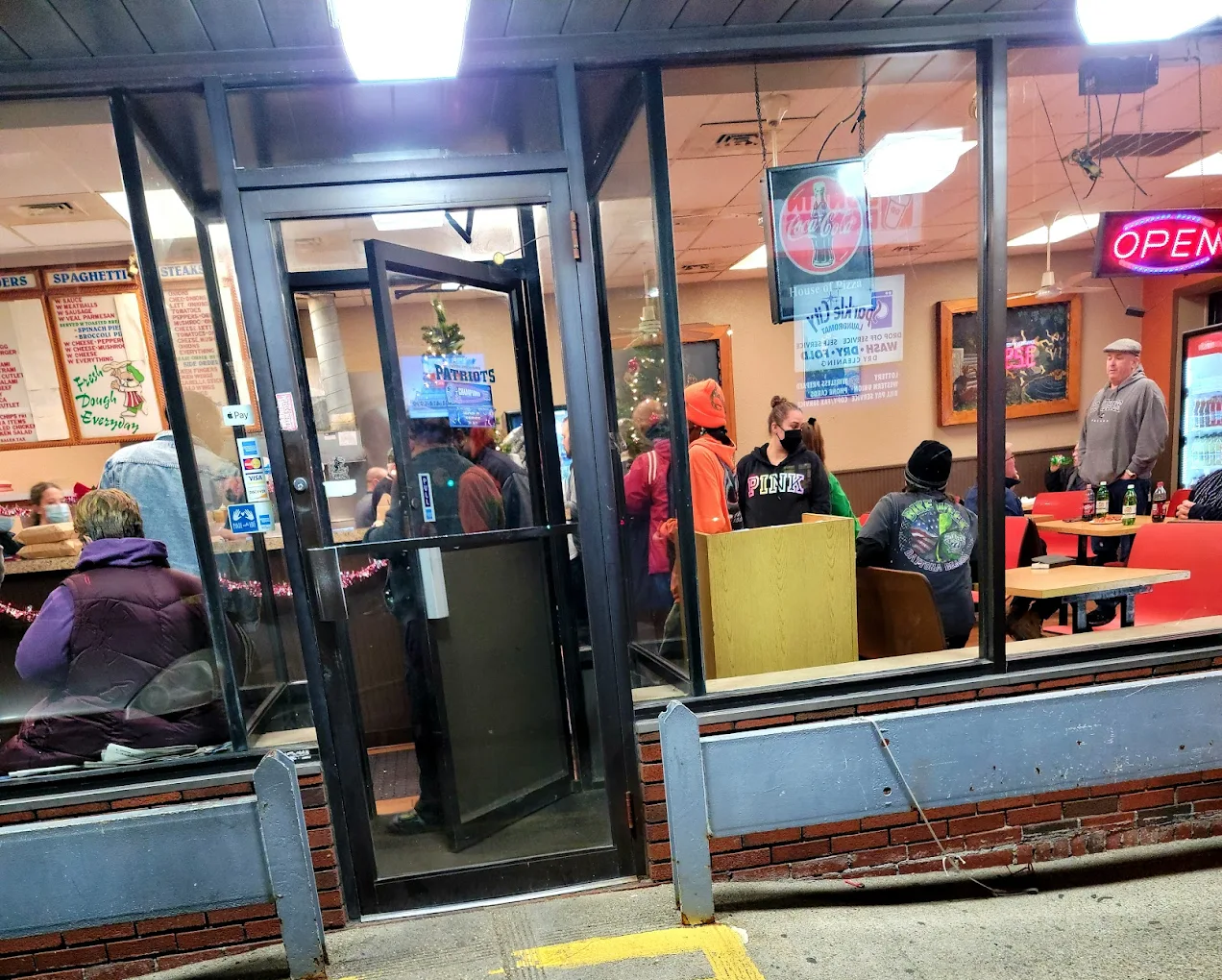 Busy night at House of Pizza